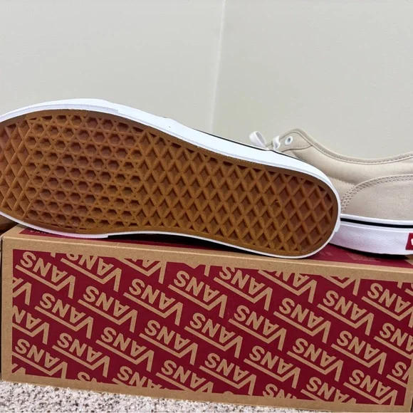 NWOT Women’s Vans Tan Sneakers Classic Canvas Style - Picture 3 of 5